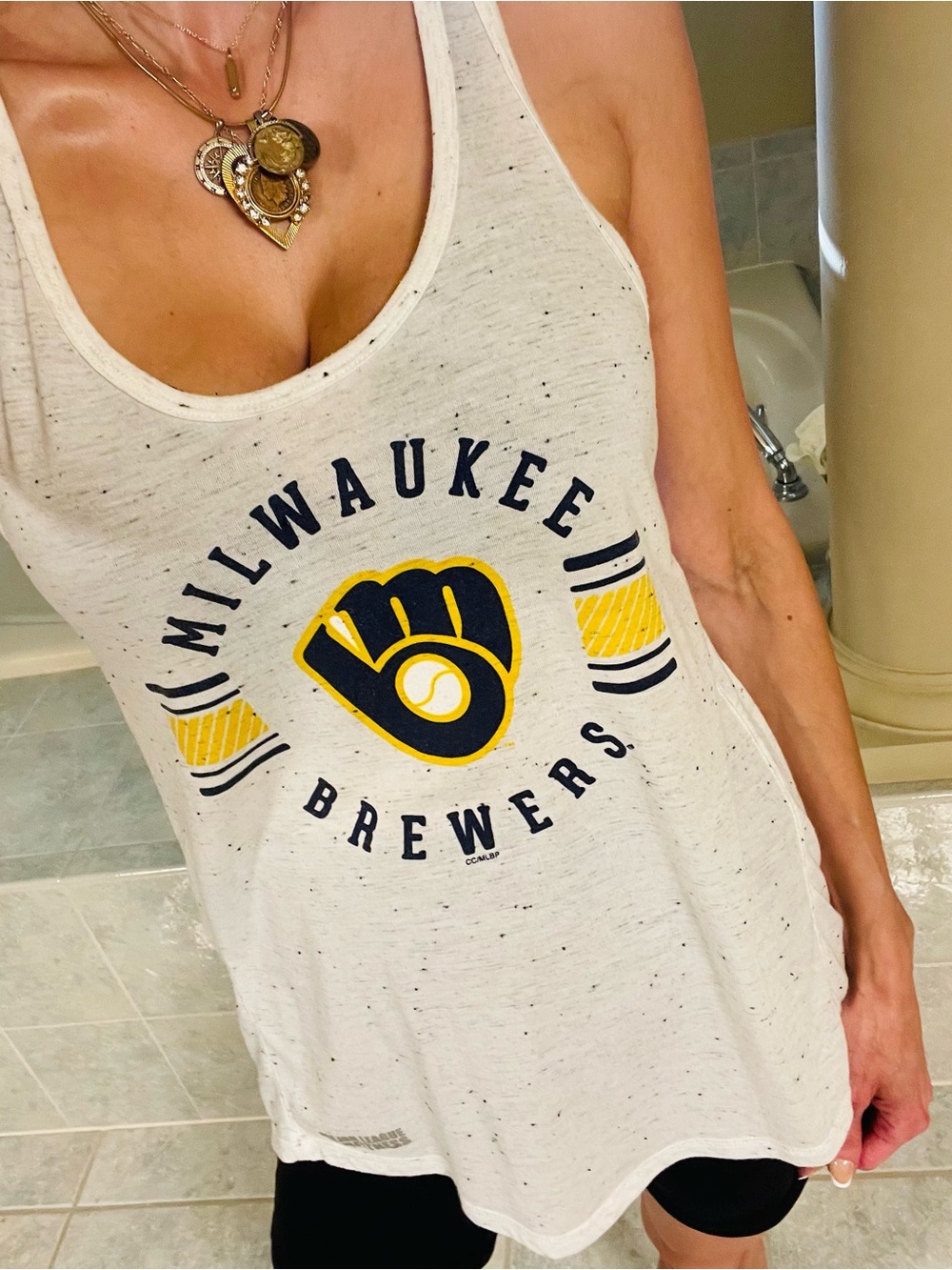 Milwaukee Brewers Women's White Logo Tank Top - Sleeveless Fan Tee